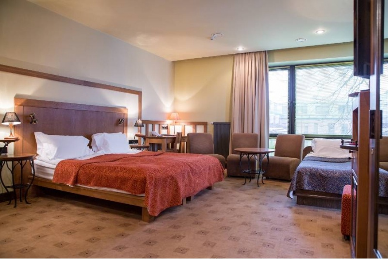 1 nakvynės poilsis 3 asmenų šeimai viešbutyje „Best Western Santaka” Kaune