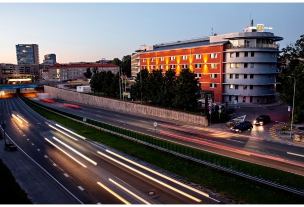 Romantiška nakvynė su vakariene viešbutyje „Art City Inn“ Vilniuje