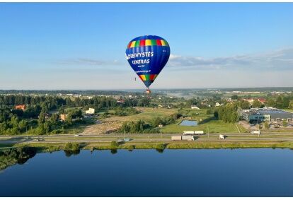 Skrydis oro balionu virš Klaipėdos su „Oreivystės centru“