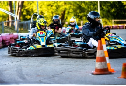 Pasivažinėjimas kartingais „GOKARTAS“ kartodrome kompanijai