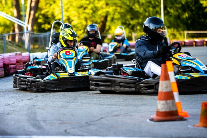 Pasivažinėjimas kartingais „GOKARTAS“ kartodrome kompanijai