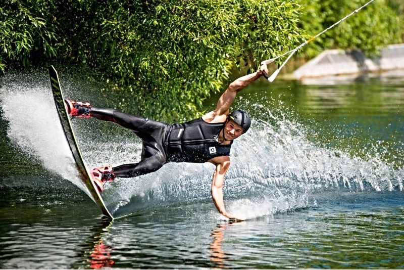 Plaukimas vandenlente „Splash wake park“ Vilniuje