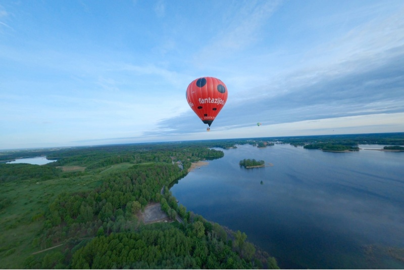 Skrydis oro balionu Vilniuje arba Trakuose su „Pramogos ore“
