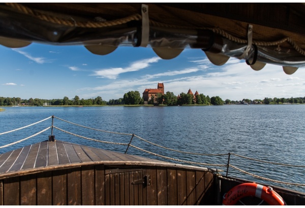 Kelionė laivu „Nepažinti Trakai“ 4 asmenims