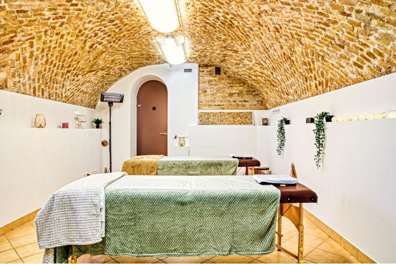 Nugaros masažas dviem salone „Guru SPA“ Vilniuje