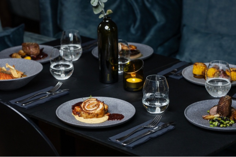 3 patiekalų degustacinė vakarienė viešbučio „Daugirdas“ restorane Kaune