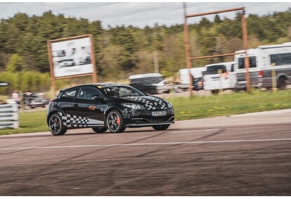 Vairuok sportinį „Renault Megane RS“ Nemuno žiedo trasoje