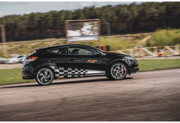 Ekstremalus pasivažinėjimas su „Renault Megane RS 265“ Nemuno žiede