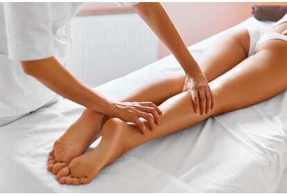 Anticeliulitinis kojų ir sėdmenų masažas Klaipėdoje