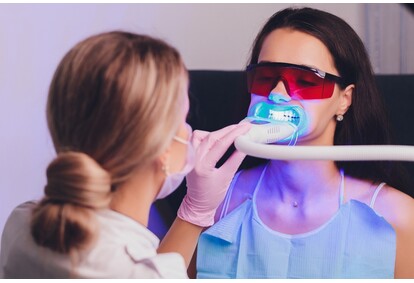 Dantų balinimas odontologijos klinikoje „Šypsenų alėja“ Kaune
