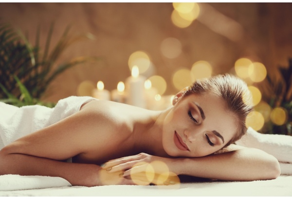 Viso kūno masažas su žvakėmis salone „SPA Santé“ Vilniuje