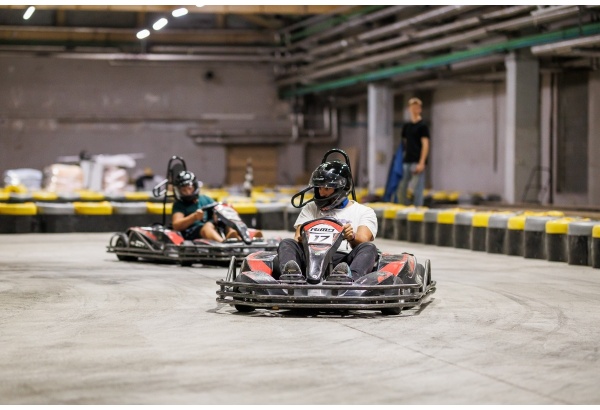 Pasivažinėjimas kartingais 2 asmenims Vilniuje arba Kaune