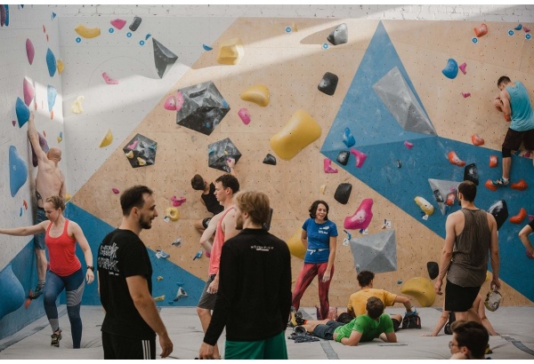 Laipiojimo pramoga visai šeimai „Vertical“ laipiojimo centre Vilniuje