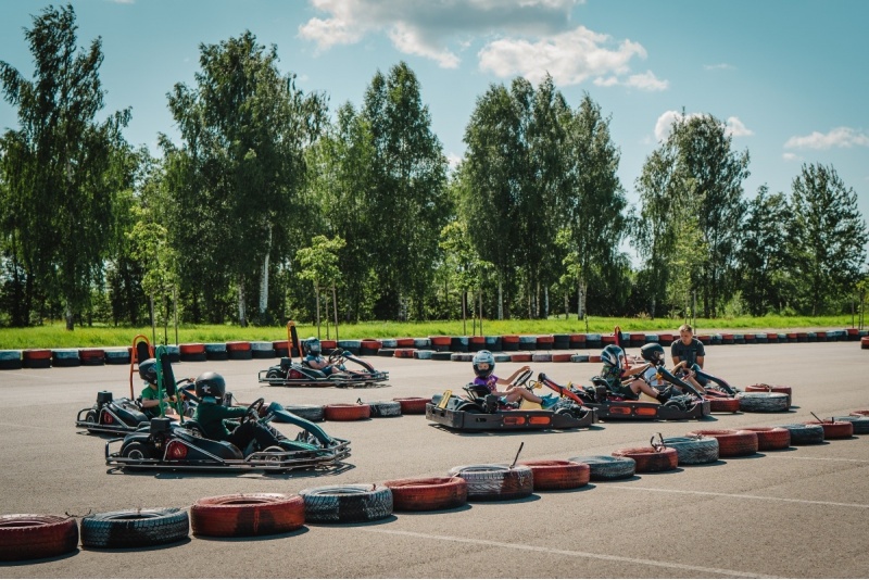 Pasivažinėjimas kartingais 2 asmenims