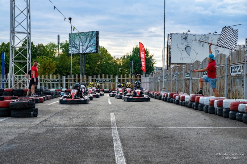 Pasivažinėjimas kartingais Kaune
