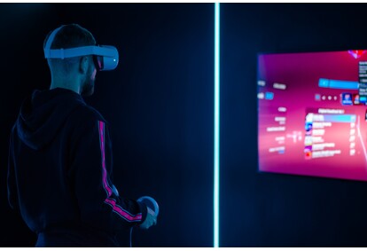 Virtualios realybės pramogos su VR akiniais