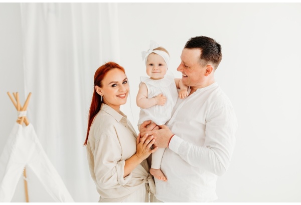 Šeimos fotosesija studijoje „Kidsstudio.lt“ Klaipėdoje
