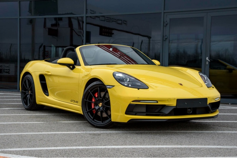 Patirkite važiavimą „3 ratais“ su „Porsche 718 Boxster GTS 4.0“ Pernu