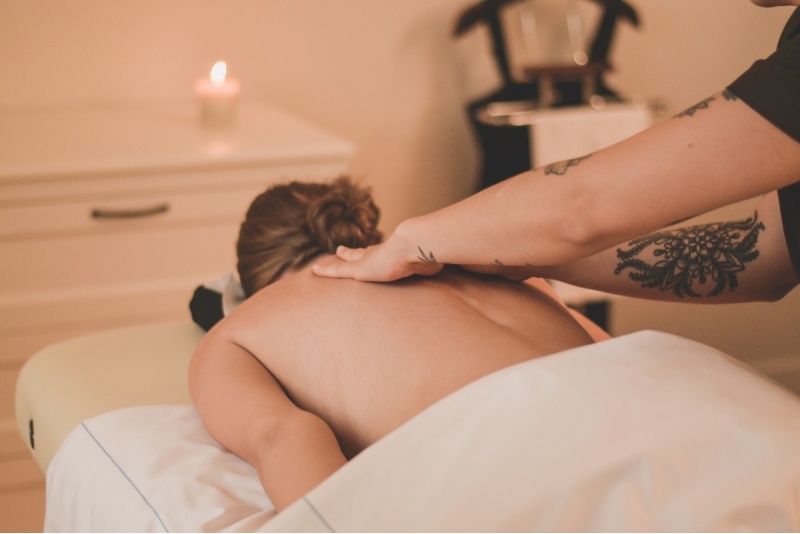 Viso kūno klasikinis masažas su aromaterapija Kaune