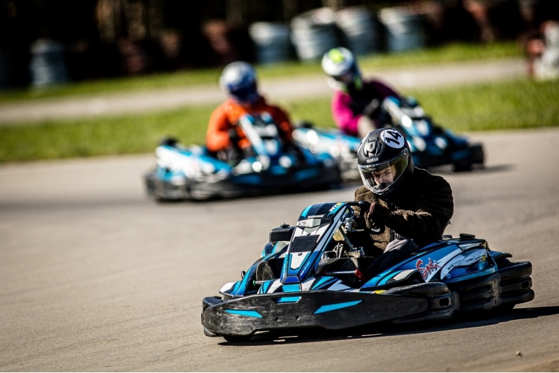 Pasivažinėjimas dviviečiu 13AG kartingu dviem Šiauliuose