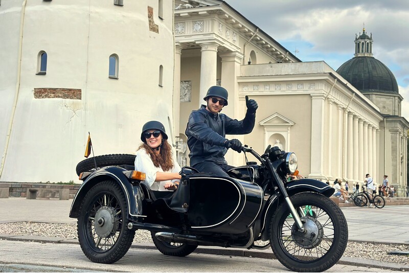 Pasivažinėjimas senovinio motociklo lopšyje Vilniuje