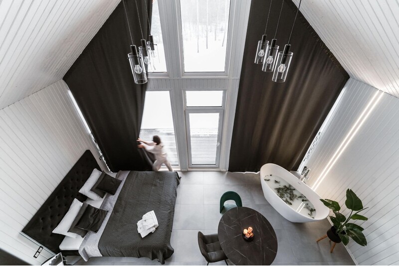 Nakvynė „Sniegi design cabin“ su poilsiu saunoje ir sūkurinėje vonioje