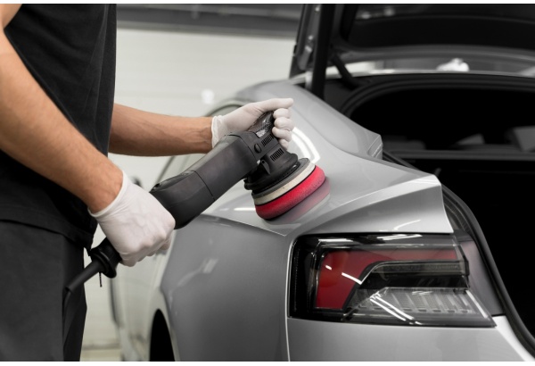 Giluminis automobilio poliravimas ir Nano dangos dengimas Kaune