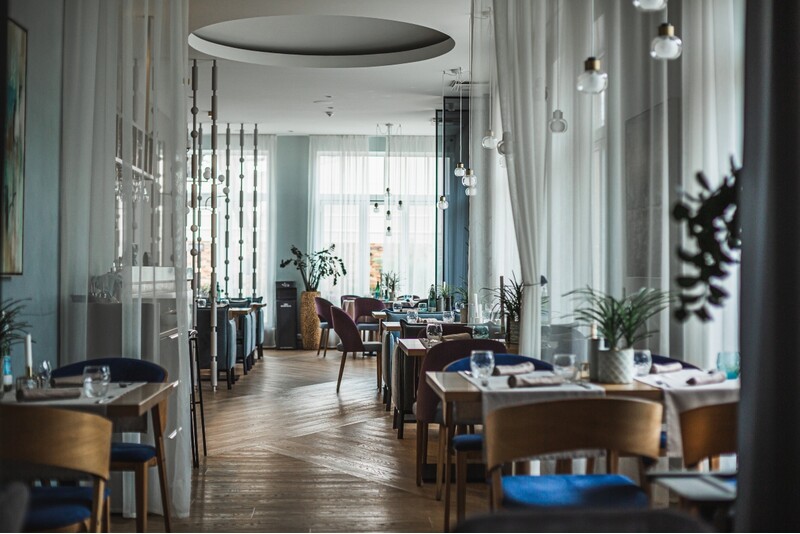 Romantiški vėlyvieji pusryčiai restorane „Majorenhoff“
