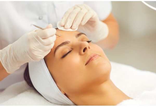 Mechaninis veido valymas + darsonvalio procedūra grožio studijoje „Beauty Business“ Klaipėdoje