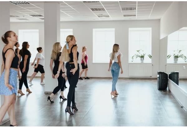 Bachata lady styling šokių pamokos Kaune