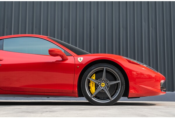 Vairuok Ferrari 458 kelyje Vilniuje, Kaune arba Klaipėdoje