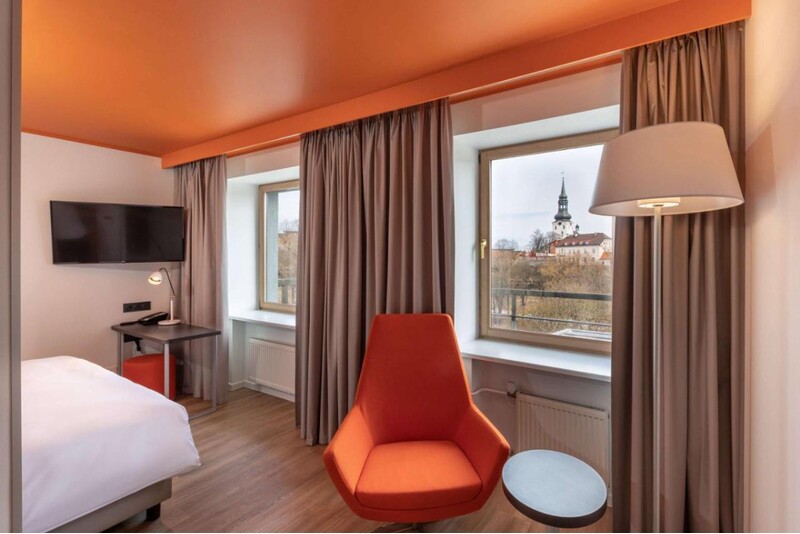 Mini atostogos dviem Park Inn by Radisson Meriton Conference & Spa Hotel Tallinn viešbutyje