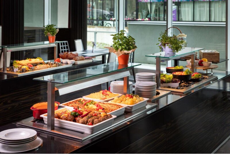 Mini atostogos dviem Park Inn by Radisson Meriton Conference & Spa Hotel Tallinn viešbutyje