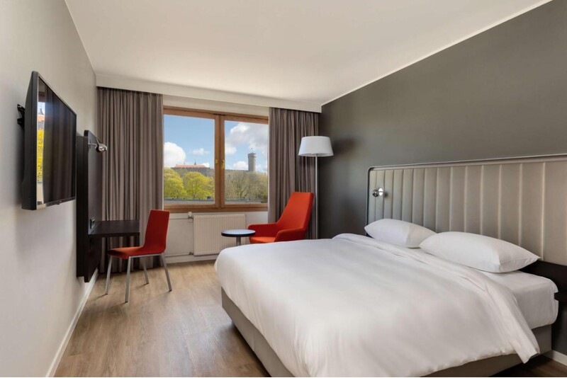 Mini atostogos dviem Park Inn by Radisson Meriton Conference & Spa Hotel Tallinn viešbutyje