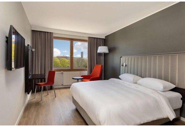 Mini atostogos dviem Park Inn by Radisson Meriton Conference & Spa Hotel Tallinn viešbutyje