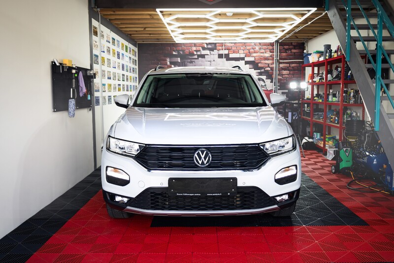 Klasikinis automobilio valymo paketas švaros centre „Fancy cars“ Vilniuje