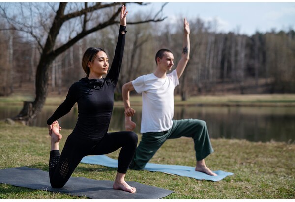 Asmeninė porų jogos pamoka gamtoje „Yoga with Ieva Lakshmi“