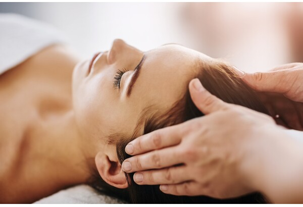 Harmonizuojantis Shiatsu galvos, kaklo, apykaklės masažas Klaipėdoje
