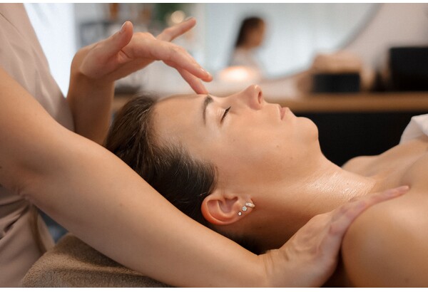 Kobido ir „Lift Me Up“ holistinis veido odos ritualas Klaipėdoje