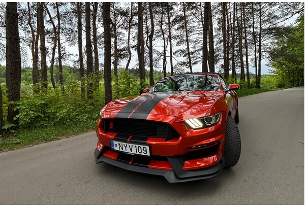 Pasivažinėjimas išskirtiniu Ford Mustang Cabrio automobiliu 1-4 asmenims