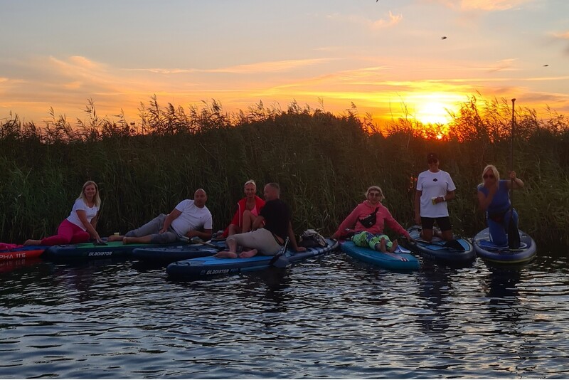 Saulėlydis ant irklentės (SUP) Kemerių pelkėje kartu su „Fab Adventures“