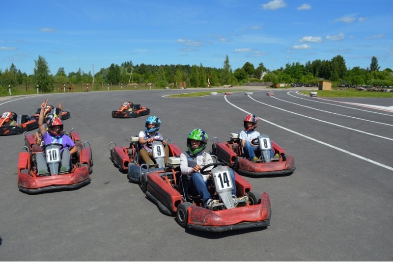 Pasivažinėjimas kartingu Anykščiuose 4 asmenims