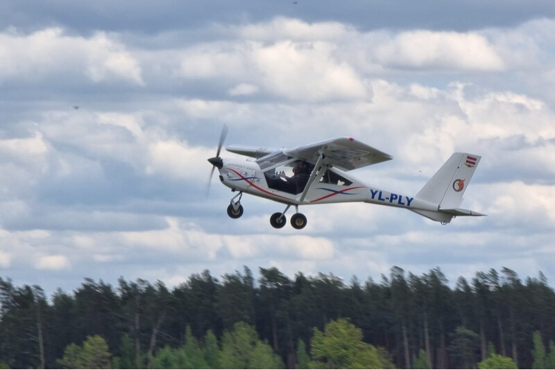 Įspūdingas skrydis dviviečiu lėktuvu AEROPRAKT-22 iš Adažių aerodromo