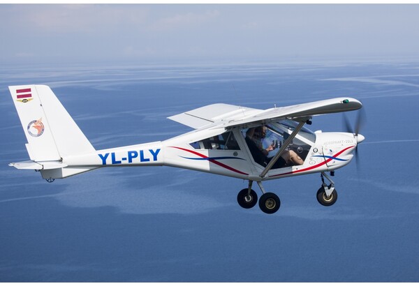 Įspūdingas skrydis dviviečiu lėktuvu AEROPRAKT-22 iš Adažių aerodromo