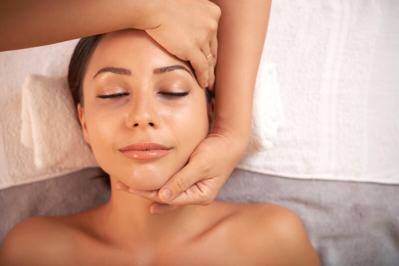 Intensyviai drėkinanti veido procedūra „MOA Hyaluronic Luxury Ritual“ Kaune