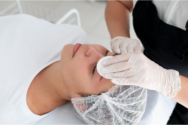 „Hikari“ veidą strangrinanti procedūra „Saulėja SPA“ Kaune