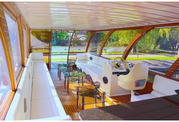 Pažink Trakų ežero grožį kartu su „Holiday-boat“ 1-25 draugams