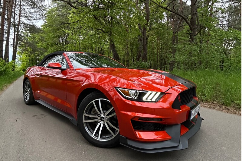 Pasivažinėjimas išskirtiniu Ford Mustang Cabrio automobiliu 1-4 asmenims