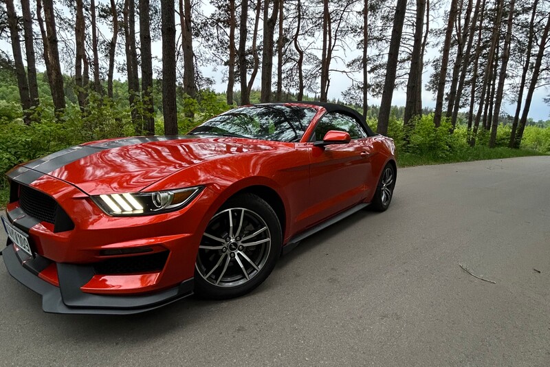Pasivažinėjimas išskirtiniu Ford Mustang Cabrio automobiliu 1-4 asmenims