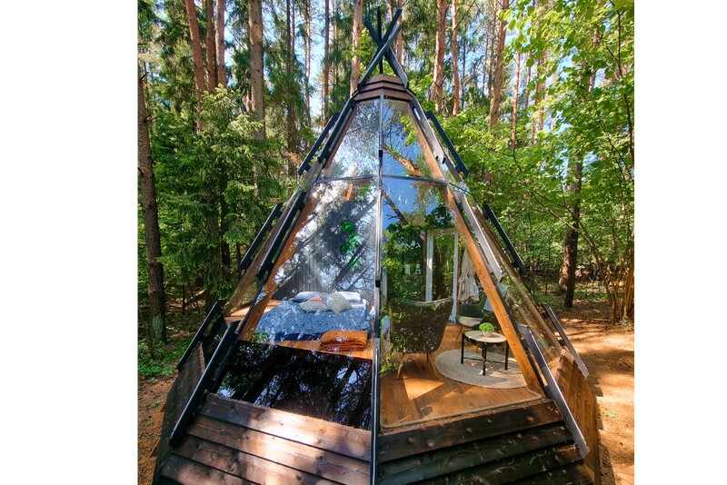 Poilsis stikliniame „Tipi“ namuke dviem Kretingos rajone